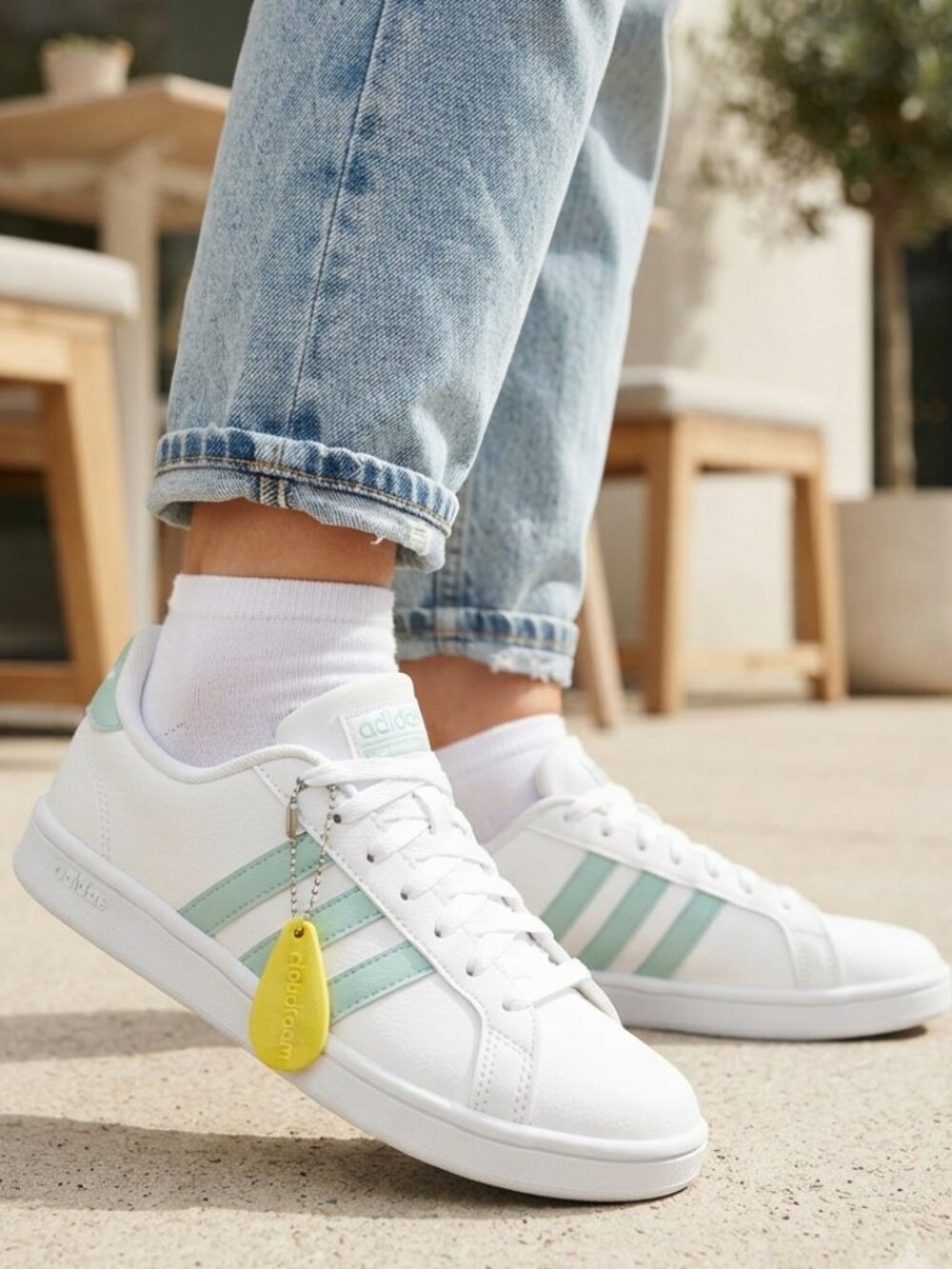 Adidas Advantage Cloudfoam White & Mint Green Women's Shoes - Size 6.5 NEW